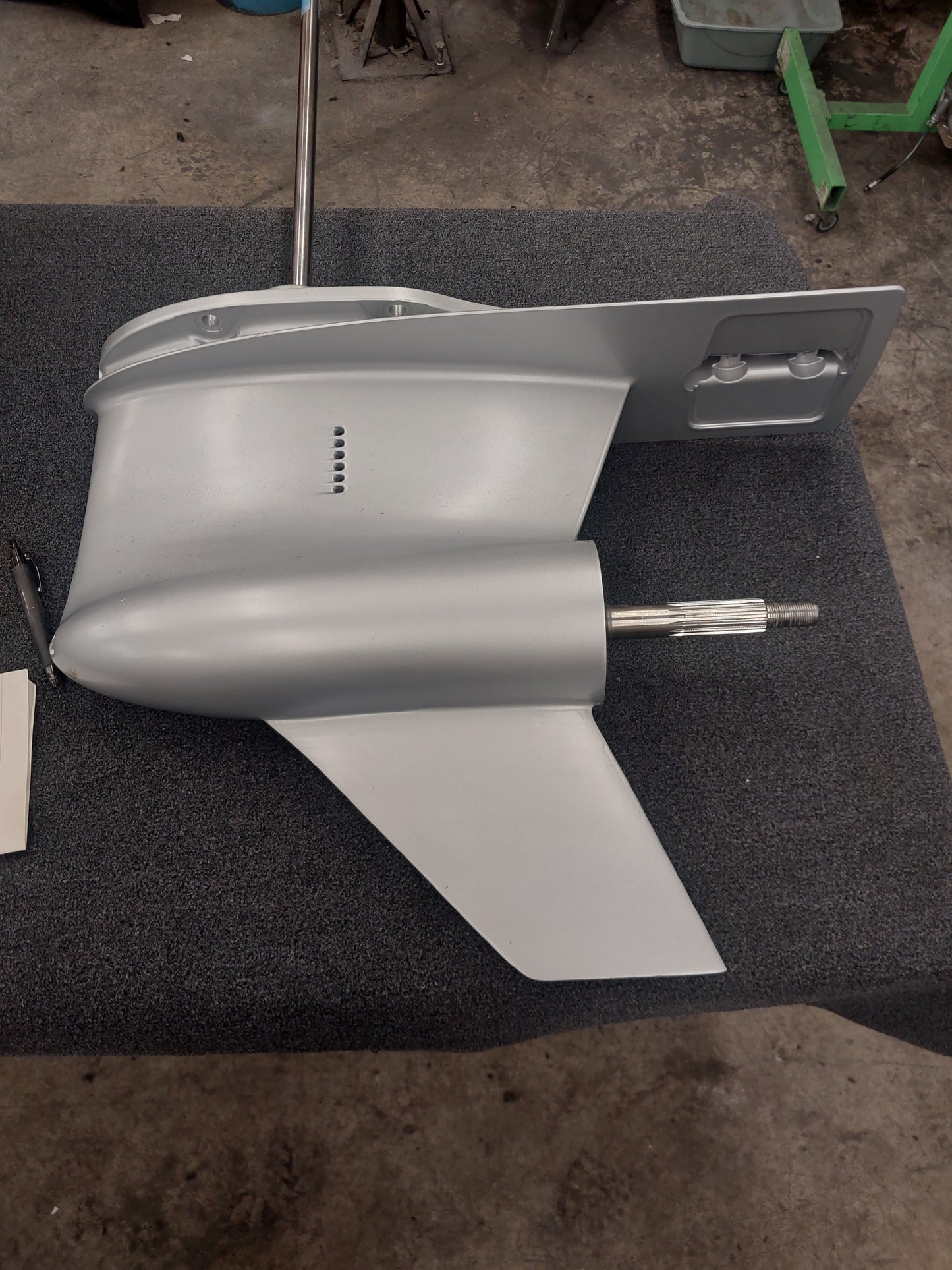 8M0235805 Mercury V8-V6 4S Gear case lower unit